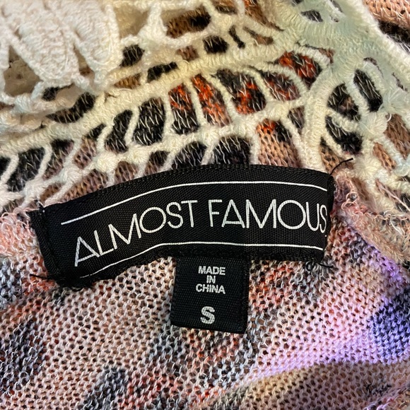 Almost Famous Womens size small pink knit lace back top - Picture 5 of 6